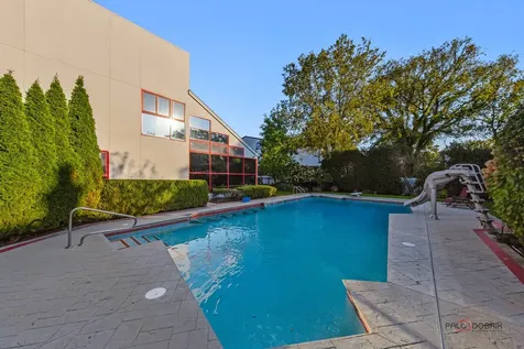 2100 Pfingsten Road Northbrook IL 60062