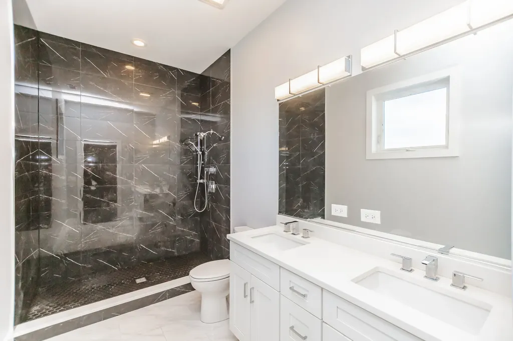 2018 South Loomis Street Chicago IL 60608