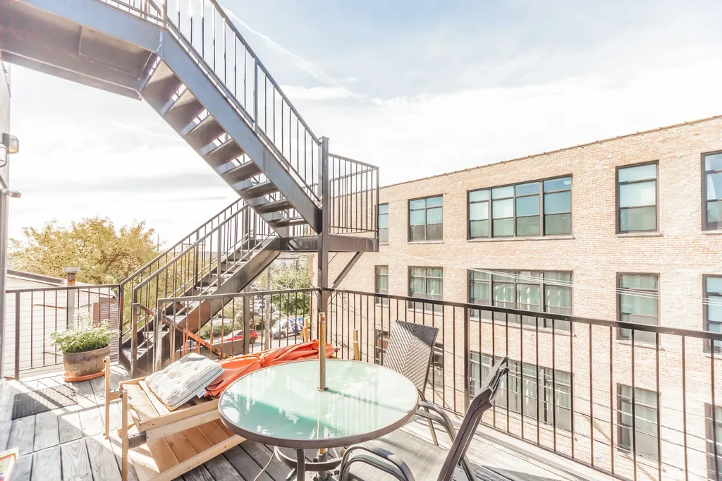 2018 South Loomis Street Chicago IL 60608
