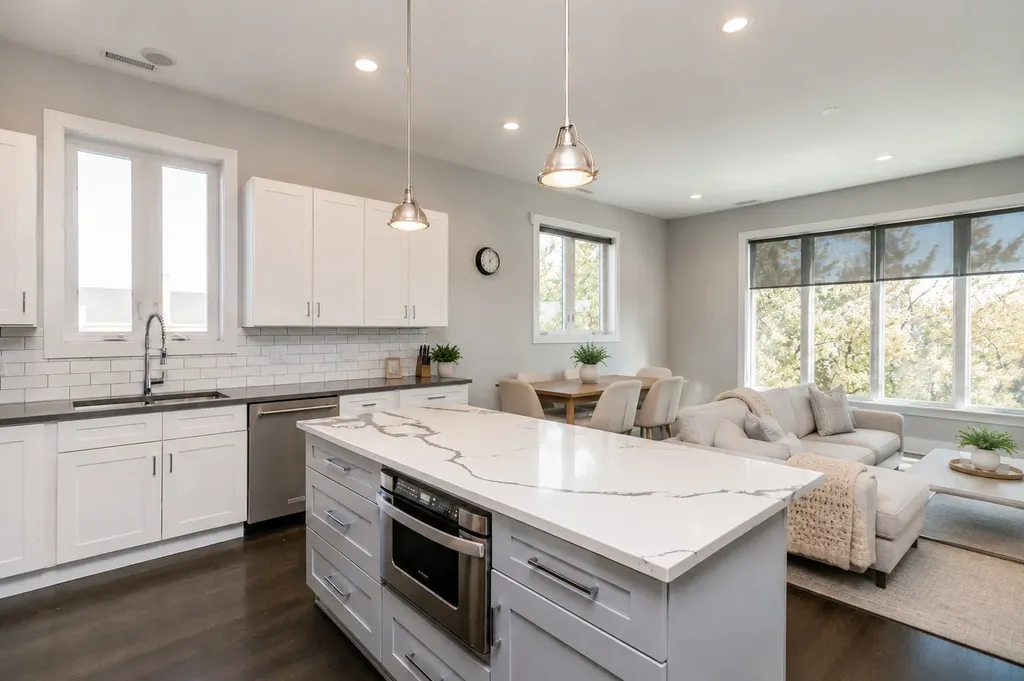 2018 South Loomis Street Chicago IL 60608