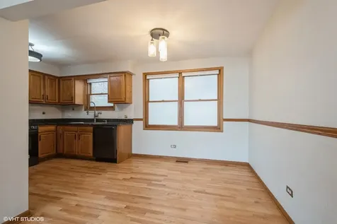 7411 North Claremont Avenue Chicago IL 60645