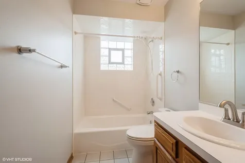 7411 North Claremont Avenue Chicago IL 60645