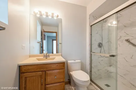 7411 North Claremont Avenue Chicago IL 60645