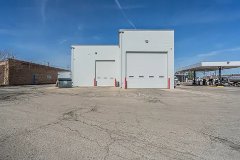 4021 Main Street Mchenry IL 60050