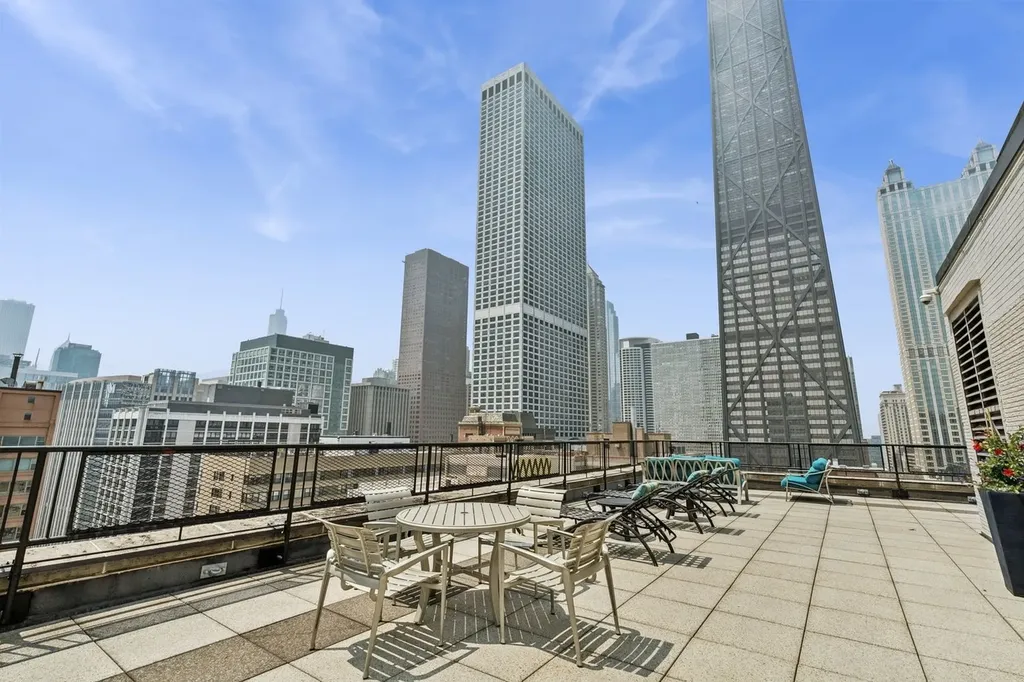253 East Delaware Place Chicago IL 60611