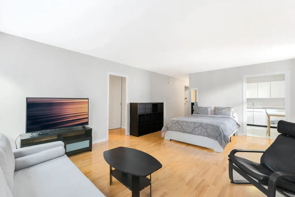 253 East Delaware Place Chicago IL 60611