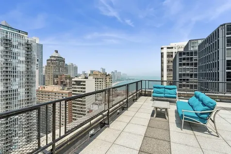 253 East Delaware Place Chicago IL 60611