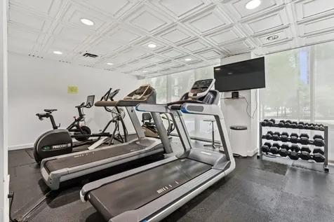 253 East Delaware Place Chicago IL 60611