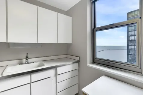253 East Delaware Place Chicago IL 60611