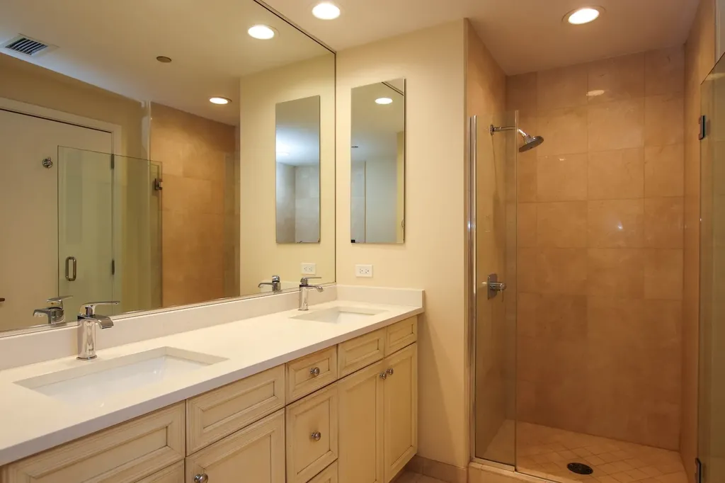 130 North Garland Court Chicago IL 60602
