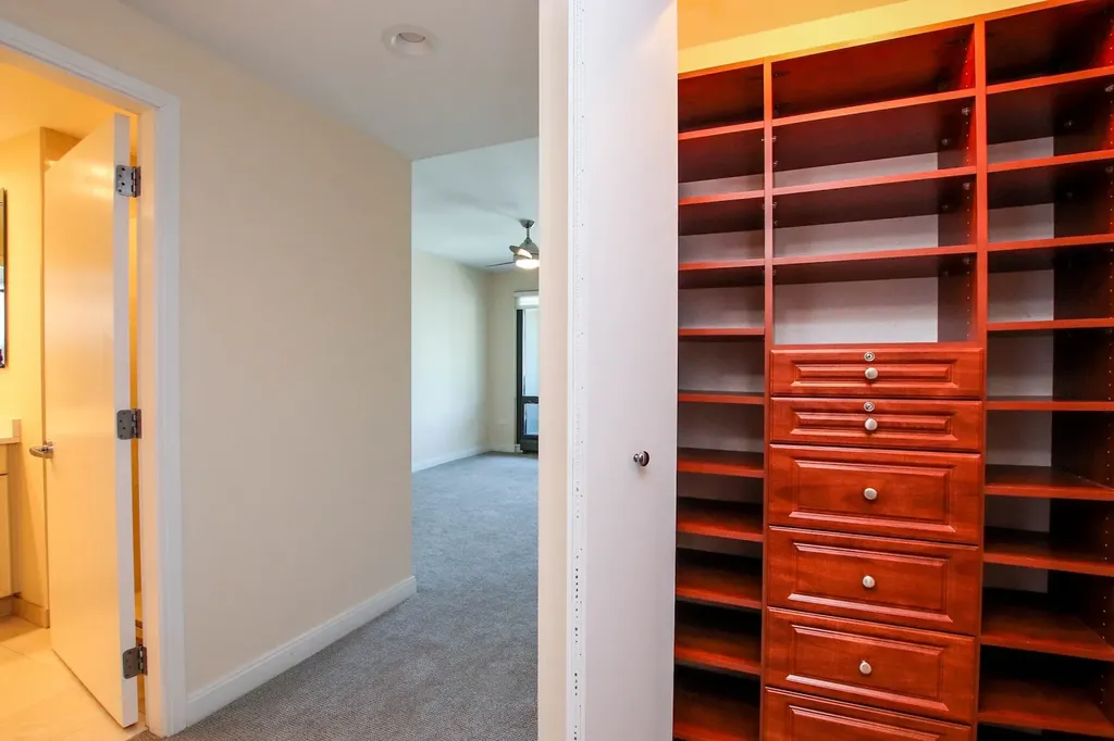 130 North Garland Court Chicago IL 60602