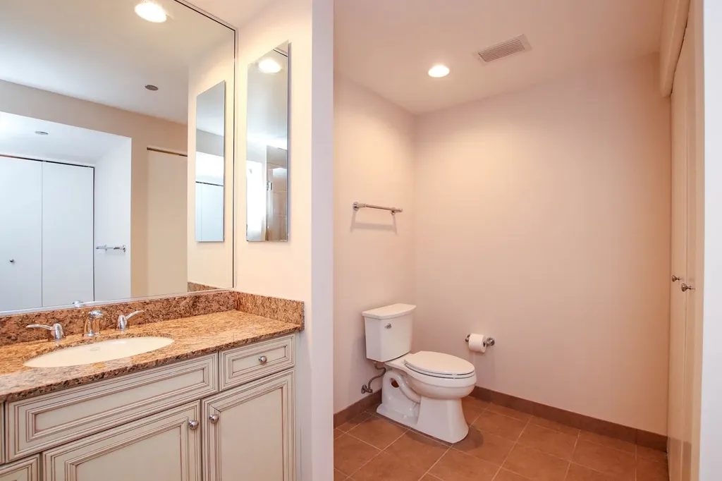 130 North Garland Court Chicago IL 60602