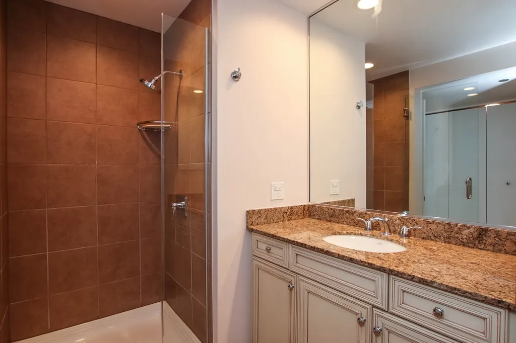 130 North Garland Court Chicago IL 60602
