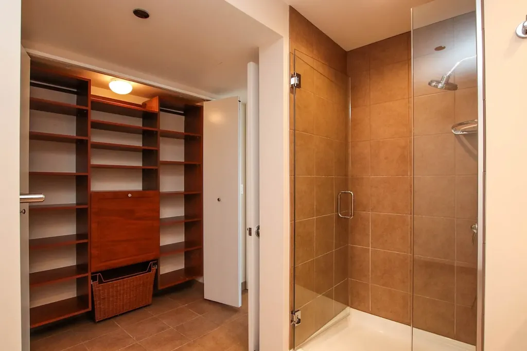 130 North Garland Court Chicago IL 60602