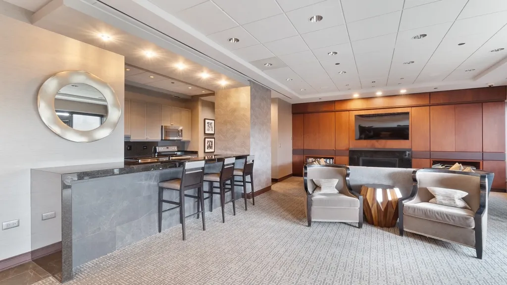130 North Garland Court Chicago IL 60602
