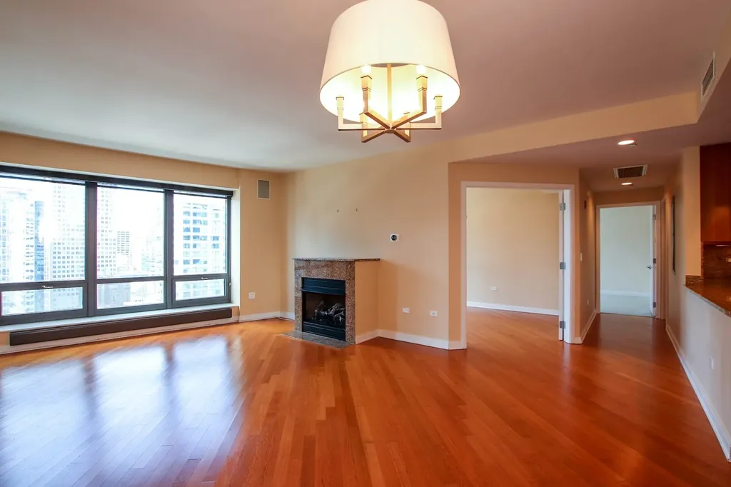 130 North Garland Court Chicago IL 60602