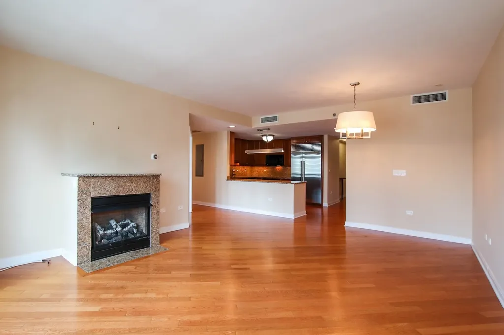130 North Garland Court Chicago IL 60602