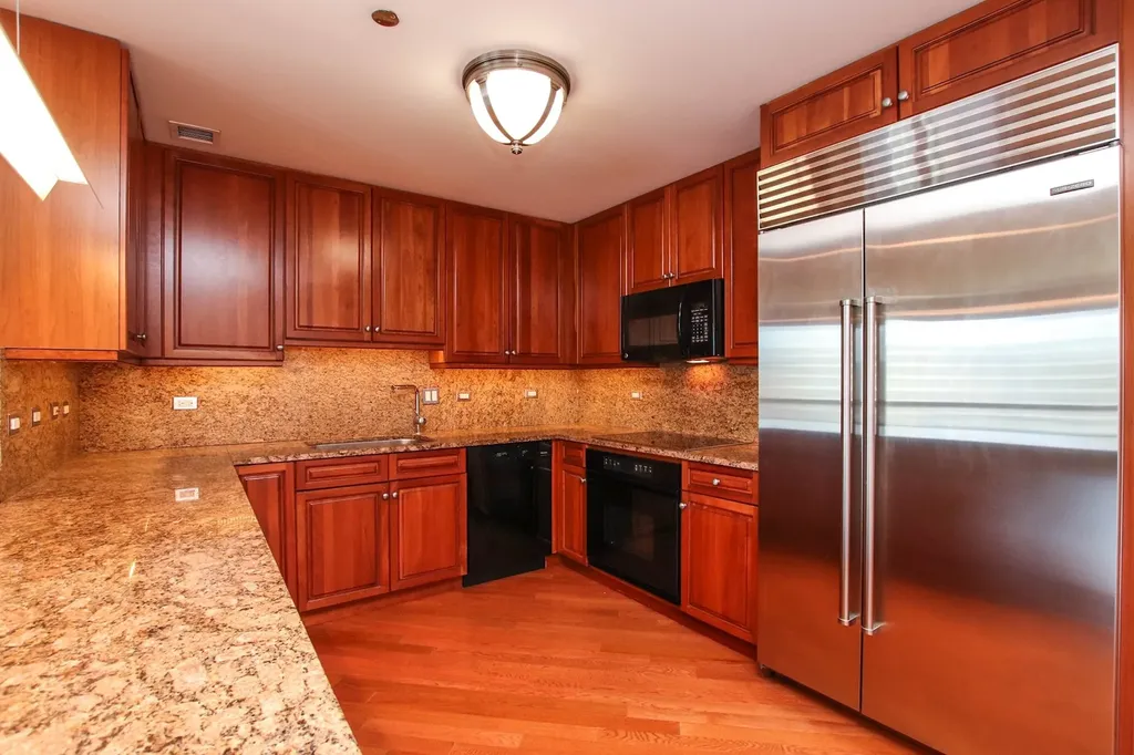 130 North Garland Court Chicago IL 60602