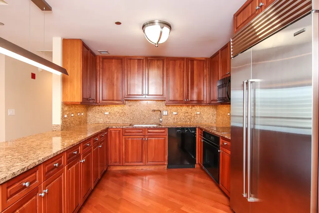 130 North Garland Court Chicago IL 60602