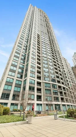 130 North Garland Court Chicago IL 60602