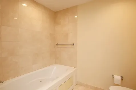 130 North Garland Court Chicago IL 60602