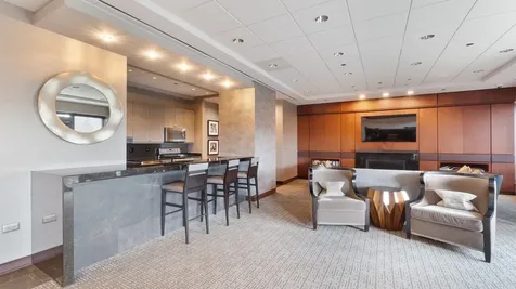 130 North Garland Court Chicago IL 60602