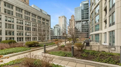 130 North Garland Court Chicago IL 60602
