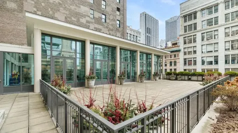 130 North Garland Court Chicago IL 60602