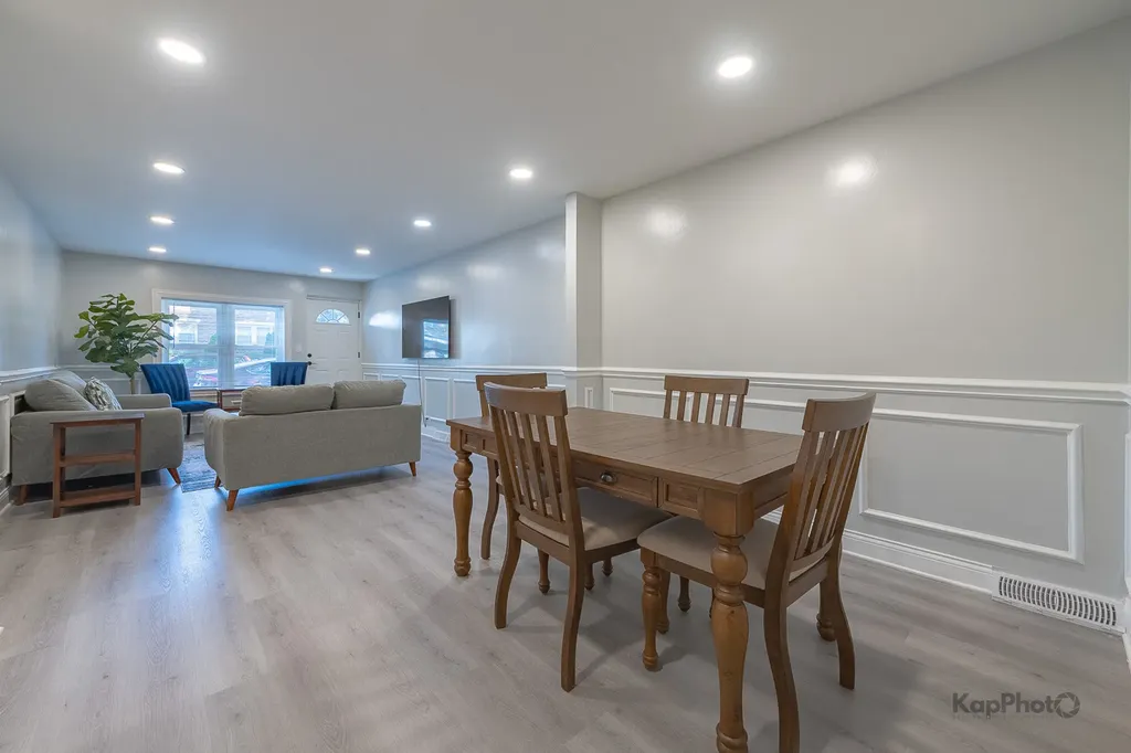 6259 West Peterson Avenue Chicago IL 60646