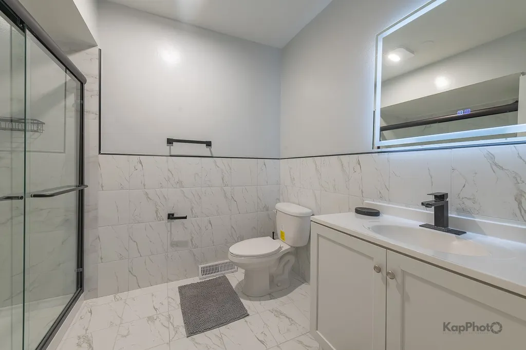 6259 West Peterson Avenue Chicago IL 60646