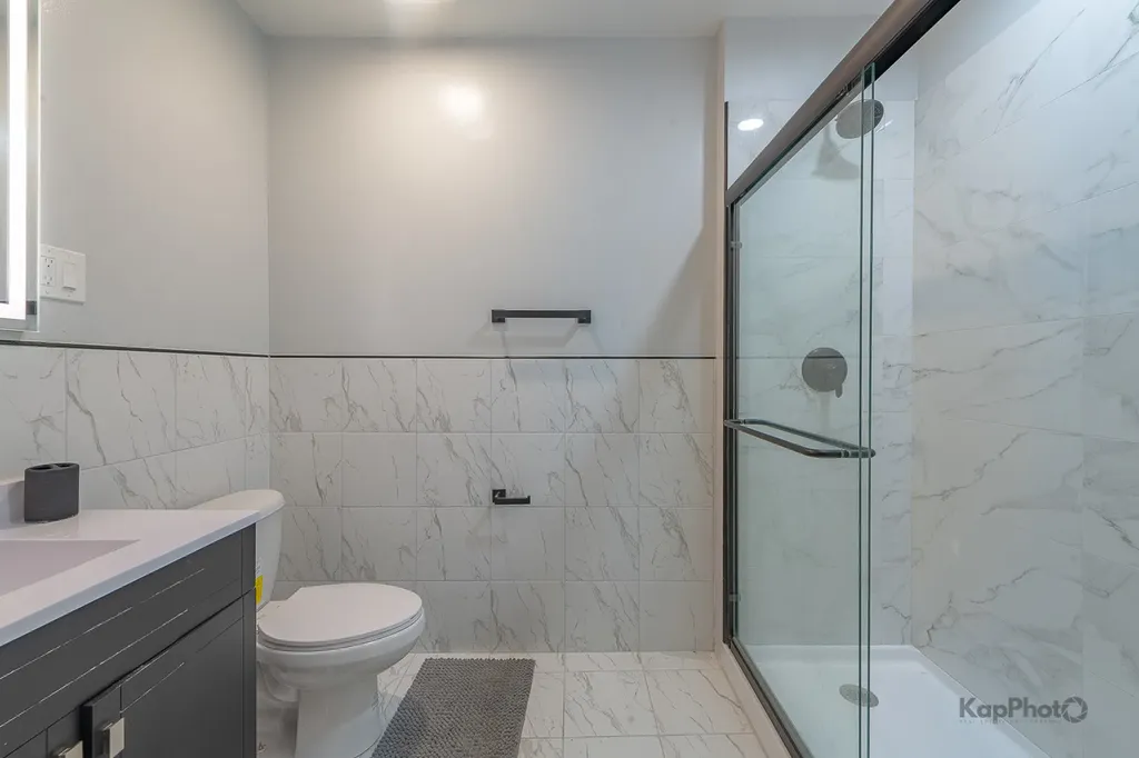 6259 West Peterson Avenue Chicago IL 60646