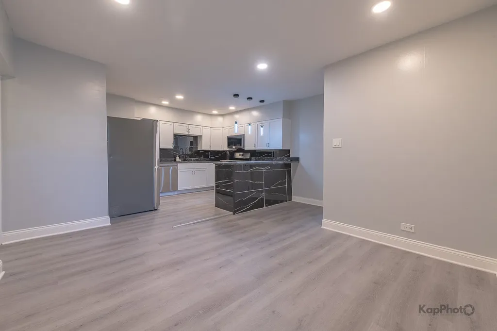 6259 West Peterson Avenue Chicago IL 60646