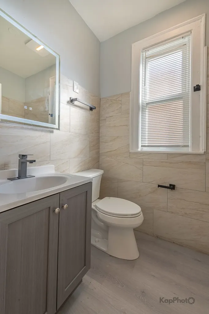 6259 West Peterson Avenue Chicago IL 60646