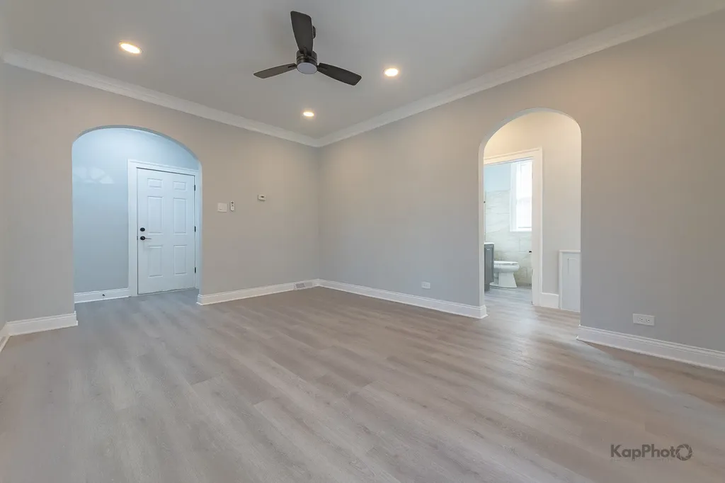 6259 West Peterson Avenue Chicago IL 60646