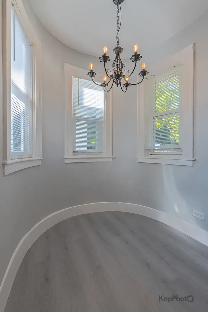 6259 West Peterson Avenue Chicago IL 60646