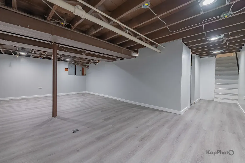 6259 West Peterson Avenue Chicago IL 60646