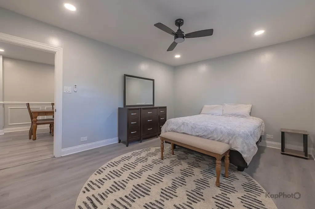 6259 West Peterson Avenue Chicago IL 60646