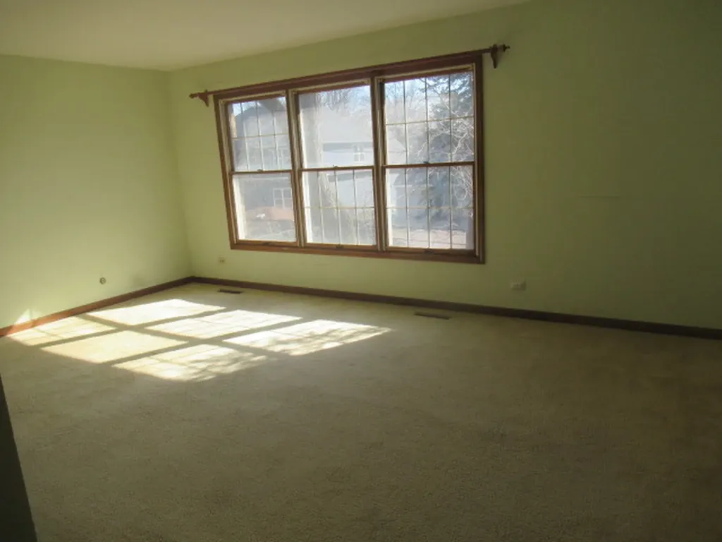 596 Windham Lane Naperville IL 60563