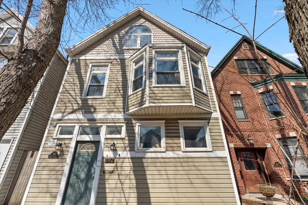 2156 West Belle Plaine Avenue Chicago IL 60618