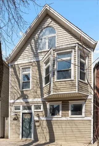2156 West Belle Plaine Avenue Chicago IL 60618