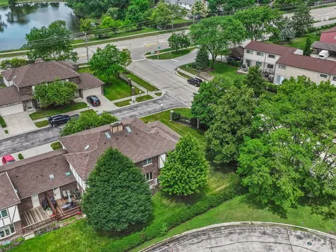 1775 Lakeview Drive Wheeling IL 60090