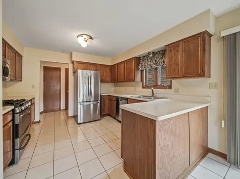 1775 Lakeview Drive Wheeling IL 60090
