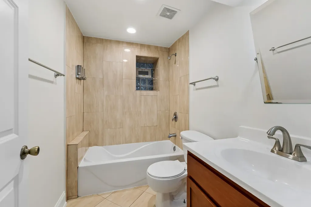 6209 South University Avenue Chicago IL 60637