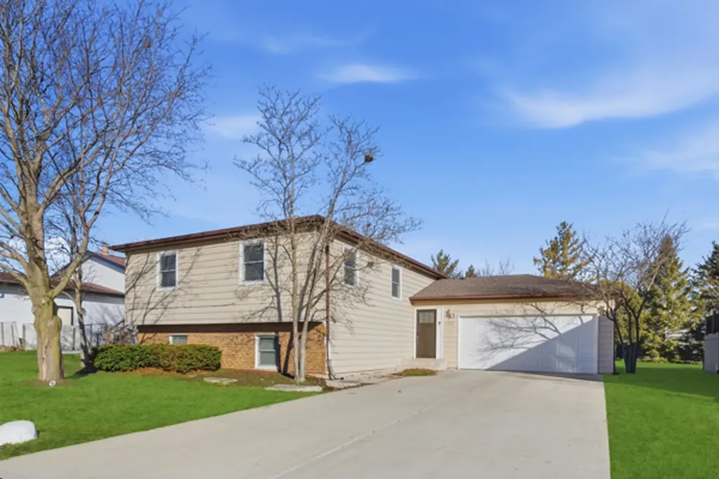766 Michigan Avenue South Elgin IL 60177