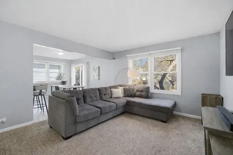 766 Michigan Avenue South Elgin IL 60177