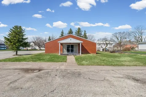 332 South Macon Street Bement IL 61813