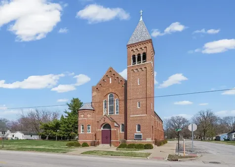 332 South Macon Street Bement IL 61813