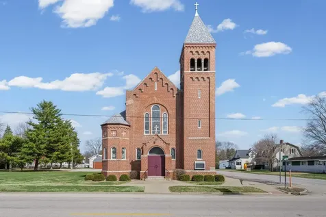 332 South Macon Street Bement IL 61813
