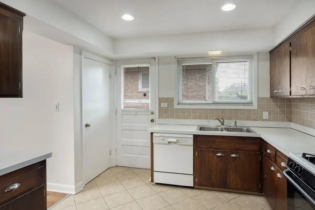 9200 Kedvale Avenue Skokie IL 60076