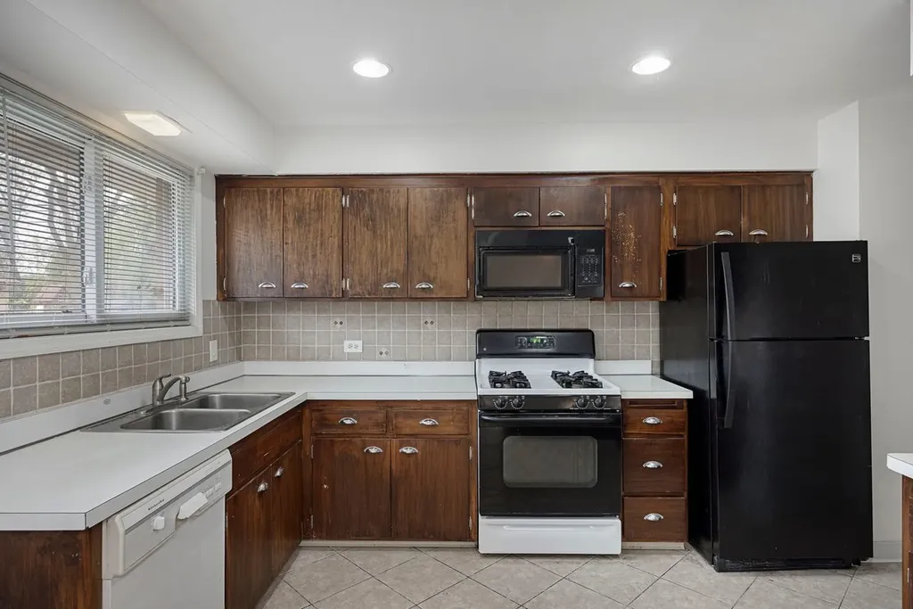 9200 Kedvale Avenue Skokie IL 60076
